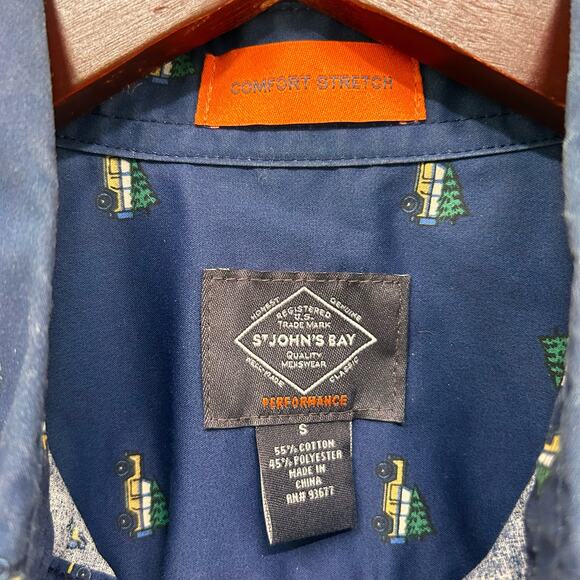 St. John’s Bay Christmas Tree Print Button Down Shirt Size Mens Small - Picture 3 of 3